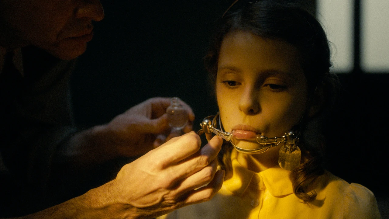 Earwig - Lucile Hadzihalilovic
