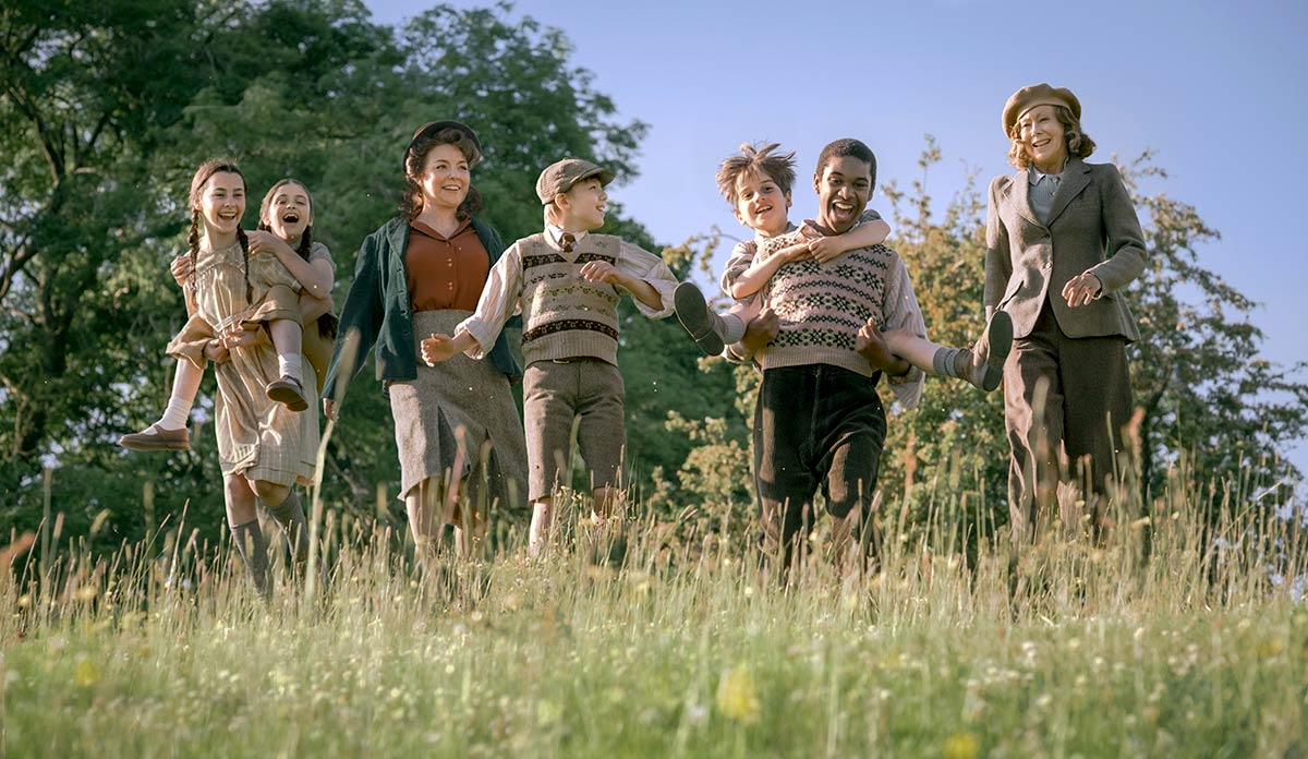 The Railway Children Return - Morgan Matthews