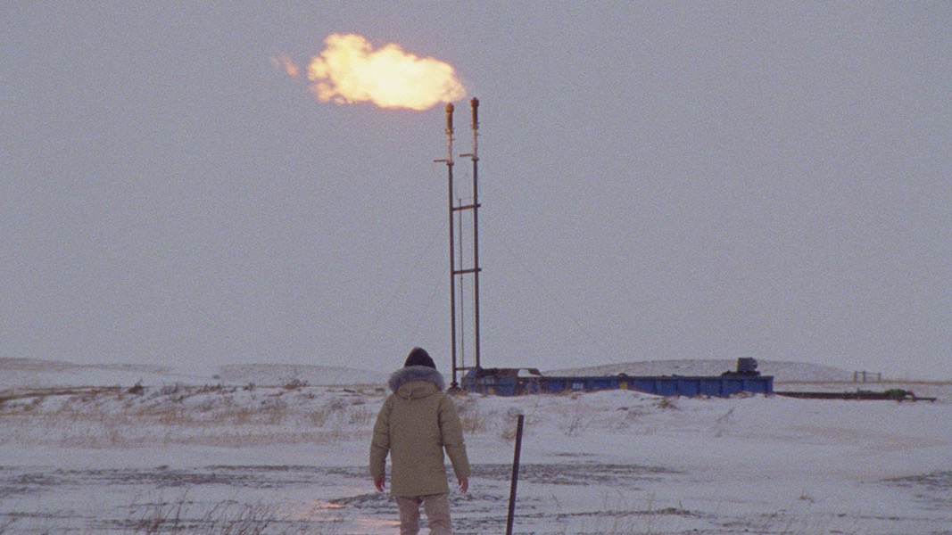 How to Blow Up a Pipeline - Daniel Goldhaber